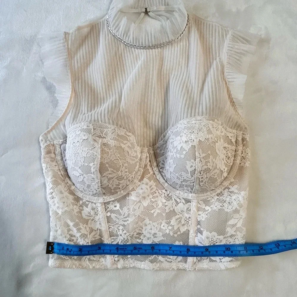 Victoria's Secret Cream Lace Top - Picture 6 of 12